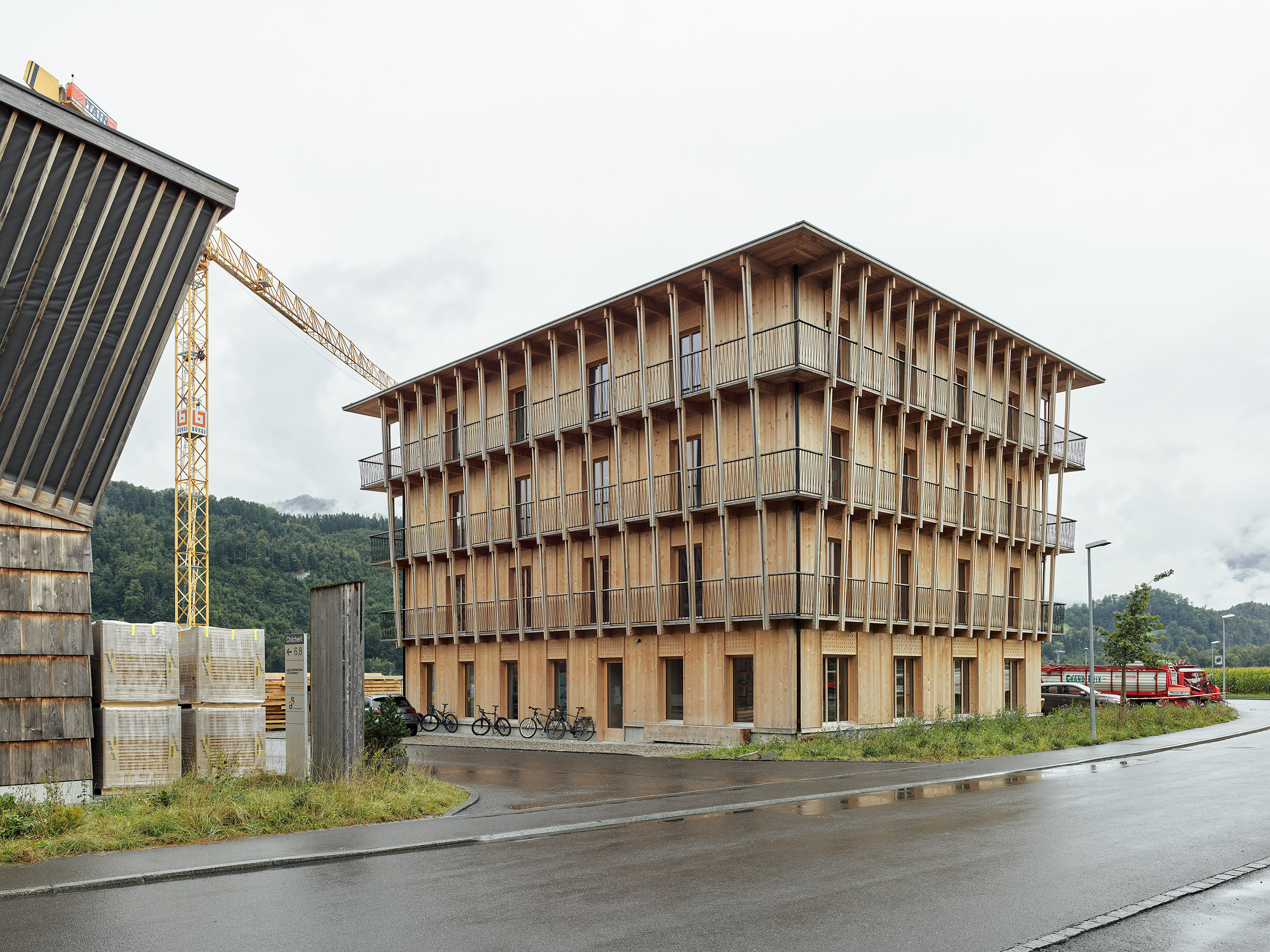 Ahp0053 KUEN AIQ4 002038 C